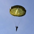 Pripadnik Vojske Srbije teško povređen posle skoka iz helikoptera, za drugim se traga