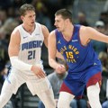 Još jedna opcija manje za Denver i Jokića, centar potpisao jednogodišnji ugovor