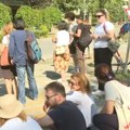 Profesori pokušali da uđu na Filozofski fakultet u Novom Sadu, ali bez uspeha