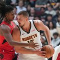 Jokić upalio motore i slavio protiv Toronta (video)
