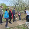 ТРАГЕДИЈА И ХРАБРОСТ: Градоначелник Ниша посетио мајку која сама одгаја синове