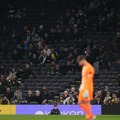Nesvakidašnje slike iz Engleske: Navijačima je dosta, Totenhemov stadion sablasno praza u novom porazu