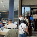 Novi Sad na vodi: Građani prekidaju sednicu Skupštine aplauzima