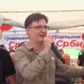 "Радо, лепа Радо" Миленко Јованов певао присталицама СНС у селу Турица (видео)