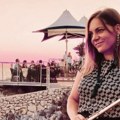 Pevačica čeka bebu u 46. godini: Mesecima je krila trudnoću, a sada otkrila kroz šta je prošla