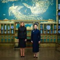 Пенг Лијуен и Меланија Трамп посетиле Национални музеј азијске уметности