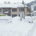 U Crnoj Travi 80 centimetara snega, na goliji pola metra: Bez zimske opreme i lanaca ne krećite na put