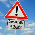 Nemačka desnica traži dokaze Češka optužila glavnog kandidata za izbore da je uzimao mito