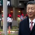 Ovako Srbija dočekuje sija Kinezi sa crvenim kapicama iščekuju dolazak kineskog lidera (video)