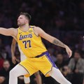 Nba liga: Luka Dončić sa 32 poena predvodio Lejkerse ka novoj pobedi