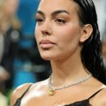 Ronaldovu ženu na Met gali ocenili kao čist promašaj Geogrina pokušala da iskopira princezu Dajanu, a napravila kiks