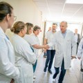 Lončar obišao renoviranu polikliniku i neonatologiju u Kragujevcu: "Kada kažemo da ćemo nešto raditi, mi to i radimo"