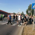 Građani šetali pešačkim prelazom