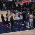 Brutalna tuča na meču denvera: Jokićev zamenik potpuno poludeo: Zaleteo se na ceo protivnički tim! Pogldajte ove lude scene…