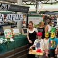 Izložbom dečjih radova i druženjem sa mališanima obeležen Međunarodni dan voća na Limanskoj pijaci