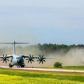 VIDEO: Belgijsko-luksemburški A400M sleteo na javni put u Švedskoj tokom vojne vežbe