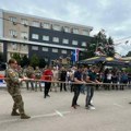 Radničke igre na protestu u Leposaviću: Srbi i pripadnici Kfora vukli konopac