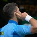 Novak u svom stilu proslavio osvajanje prvog seta (VIDEO)
