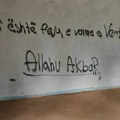 Oskrnavljena srpska crkva nadomak Peći: Vandali na zidovima ispisivali grafite, Eparhija izrazila veliku zabrinutost (foto)