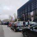 Kolone automobila i bajkera kreću iz Novog Sada za Beograd