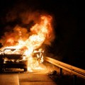 Eksplozija usred noći: Bomba bačena na automobil