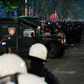 Luković: Na protestu povređeno 48 policajaca, privedeno 77 osoba