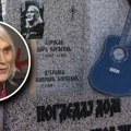 Godinu dana od smrti Bore Đorđevića: Udovica neutešna, a među prisutnima na pomenu Koštunica i Samardžić