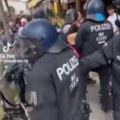 Žena dobila pesnicu u glavu, nemačka policija na nivou zadatka! Ovako se obračunavaju sa demonstrantima u demokratskoj zemlji…