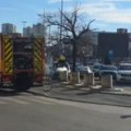 Izbio požar u Novom Sadu! Dim počeo da kulja iz trotoara, stigli i vatrogasci