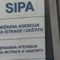 SIPA izvela akciju "Ford", uhapšen organizator krijumčarenja migranata. Prilikom pretresa lokacije osumnjičenog pronađen…