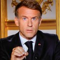 "Ovo što radite je nepodnošljivo, sve nas je sramota" Makron se hitno obratio nakon nasilnih protesta na ulicama Francuske…