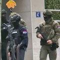 (Foto) Opsadno stanje kod ambasade Izraela "Blic" na mestu terorističkog napada, prisutni pripadnici bezbednosnih snaga: U…