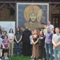 U manastiru Svetih Arhangela kod Prizrena: Umetničko udruženje Prizrenaca “Bistrica” organizovalo umetnički dečiji…