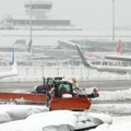Sneg okovao Evropu: Saobraćaj u kolapsu, otkazane stotine letova: Haos širom kontinenta, ledeno nevreme stiže i u naš…