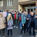 Izbori u Srbiji: Studenti blokirali Ministarstvo države uprave, traže otvaranje biračkog spiska