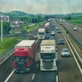 AMSS: Kamioni na prelazu Horgoš čekaju dva, a u Batrovcima osam sati da izadju iz Srbije