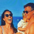 Skinuo se muž Marije egelje: Svi komentarišu koliko je Aleksandar zgodan: Voditeljka podelila zavodljivu sliku iz bazena -…