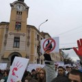 Počela protesna šetnja u Nišu, na ulicama đaci, studenti, građani, prosvetari i opozicija