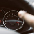 Za vozila do 5.000 € sumanuto vraćaju kilometražu! Postoji caka da znate da li su brojke lažne, a vidi se golim okom