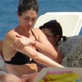 Jelisaveta Orašanin se opušta na moru: Od Tea ni traga ni glasa, evo koji muškarac joj pravi društvo, svi ga znate (foto)