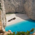 Grčka će proširiti čuvenu plažu kako bi sačuvala njen najpoznatiji simbol