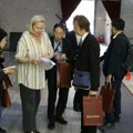 Japanci na Novom groblju: Došli su da čuju kako izgledaju srpski običaji i kako se kod nas vrše kremacije