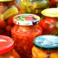 4 greške zbog kojih zimnica može odmah da se pokvari: Čak i ako sve uradite kako treba, zbog njih gubite svaku teglu