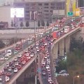 Automobili se jedva kreću: Ogromne saobraćajne gužve u ovim delovima Beograda (foto)