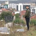 Smetaju im i mrtvi Srbi Stravični prizori na Zadušnice u Kosovskoj Mitrovici (video)