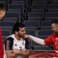 Lep doček za Kampaca u Beogradu, osmesi među navijačima i igračima zbog Argentinca