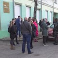Protest subotičkih roditelja ispred škole zbog pretnji ubistvom: „Ne treba nam novi Ribnikar“