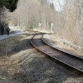 Četiri vagona cisterne s fosfornom kiselinom iskliznula iz šina u Rumi, Srbija kargo tvrdi da nema curenja