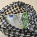Kamiondžija Albanac uhvaćen na granici sa 20.000 evra! Pogledajte gde je sakrio novac: Hrvati ga žestoko udarili po džepu