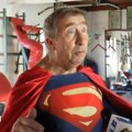 Užički Supermen uradio nešto neverovatno u 4 ujutro u Parizu: Nije dobio dozvolu, ali snimljen je kod Ajfelove kule (video)